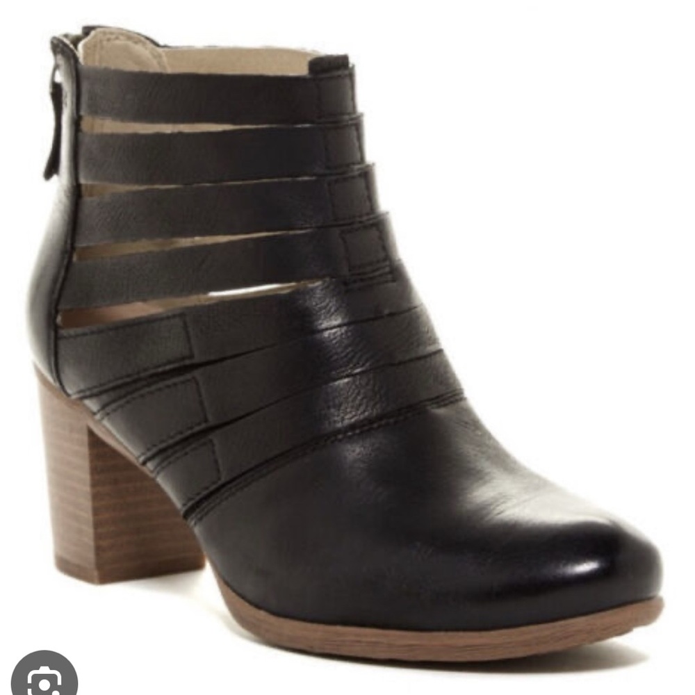 Josef Seibel Women’s Bonnie 01 Black Cut Out Boots Size 37